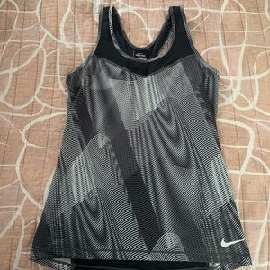 Nike running tank never worn
